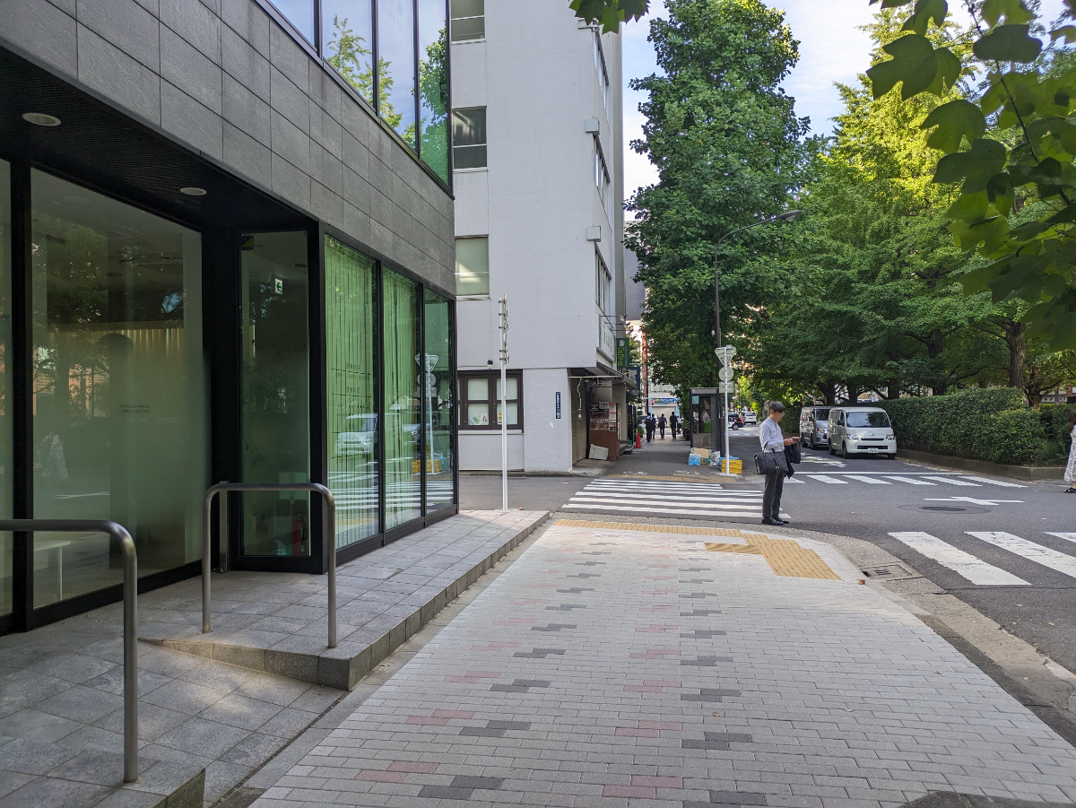 v20251011150702/fresh/building/J00100499221_20