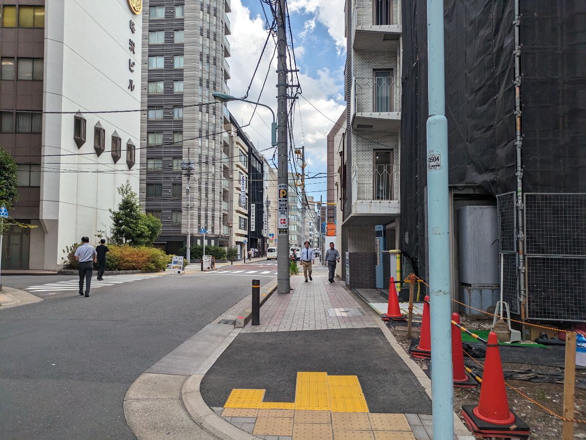 v20251012150813/fresh/building/J00100357307_7