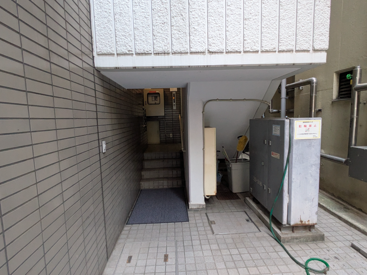 v20251012150813/fresh/building/J00100363994_11