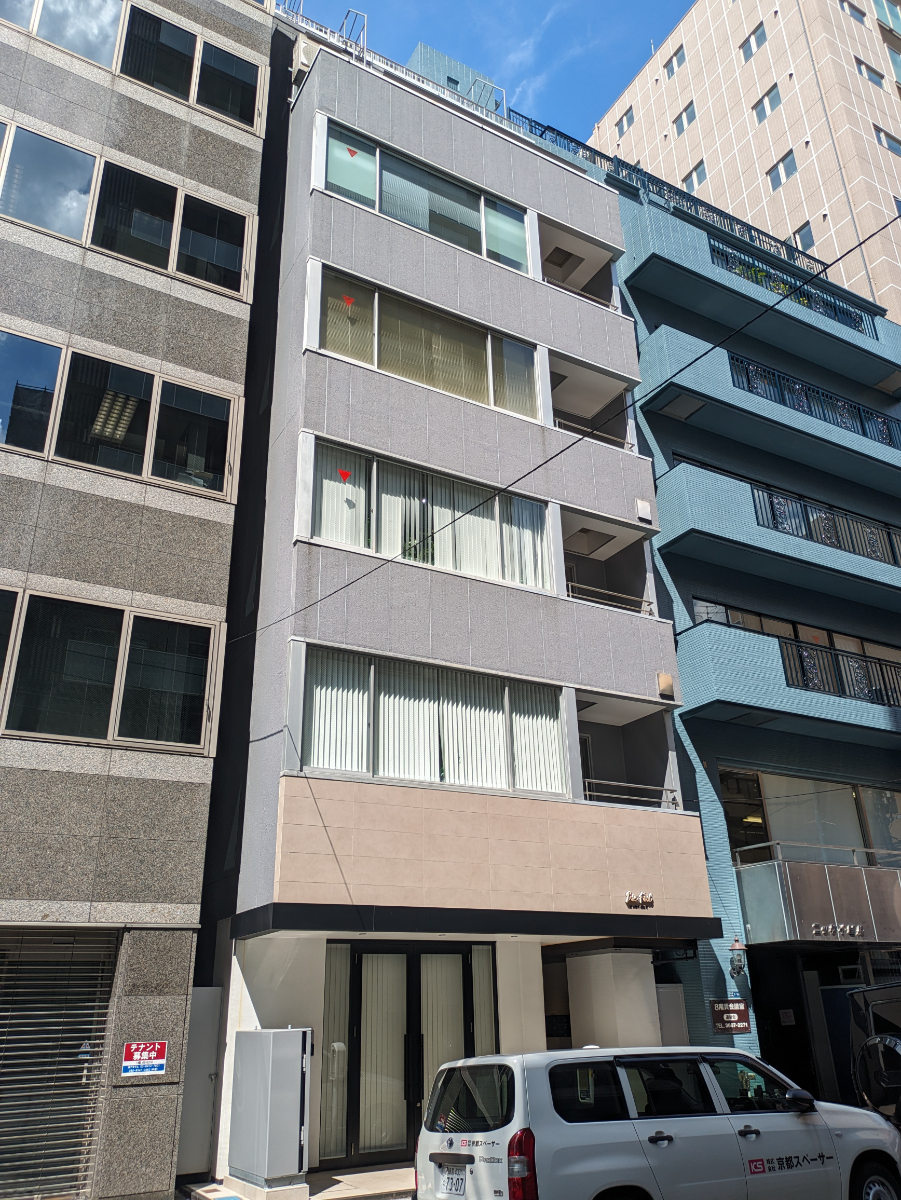 v20251012150813/fresh/building/J00100382868_9