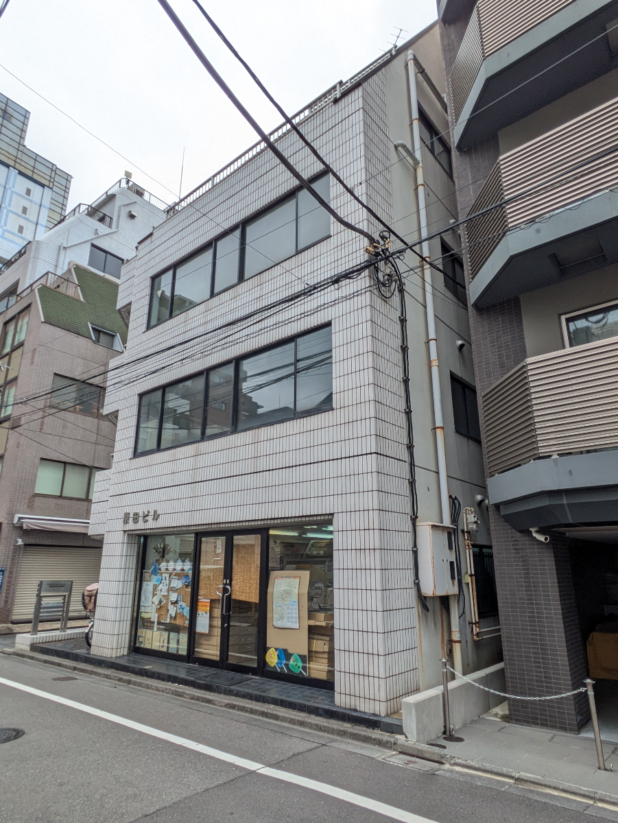 v20251012150813/fresh/building/J00100393742_9
