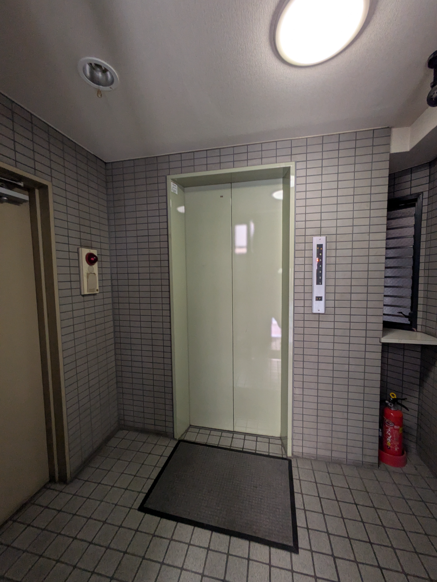 v20251014150839/fresh/building/J00100358217_4