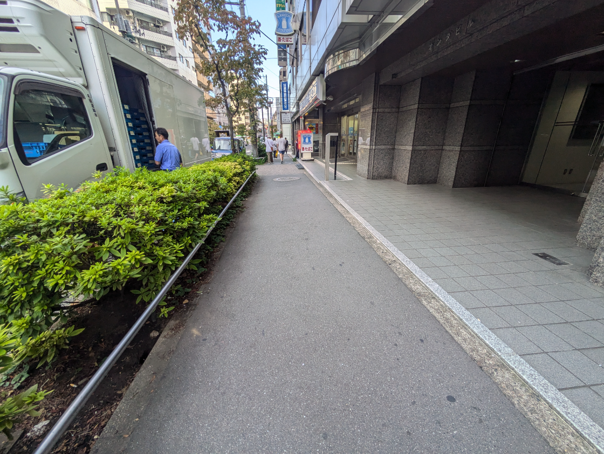 v20251015150655/fresh/building/J00100389989_23
