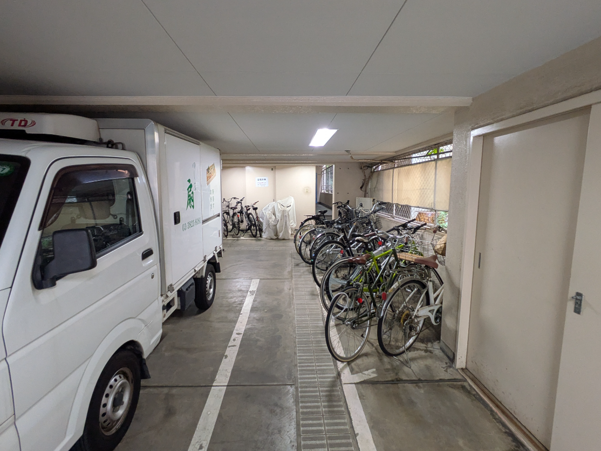 v20251019150703/fresh/building/J00100359189_12