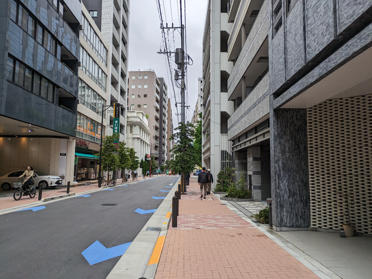 v20251025150703/fresh/building/J00100358326_11