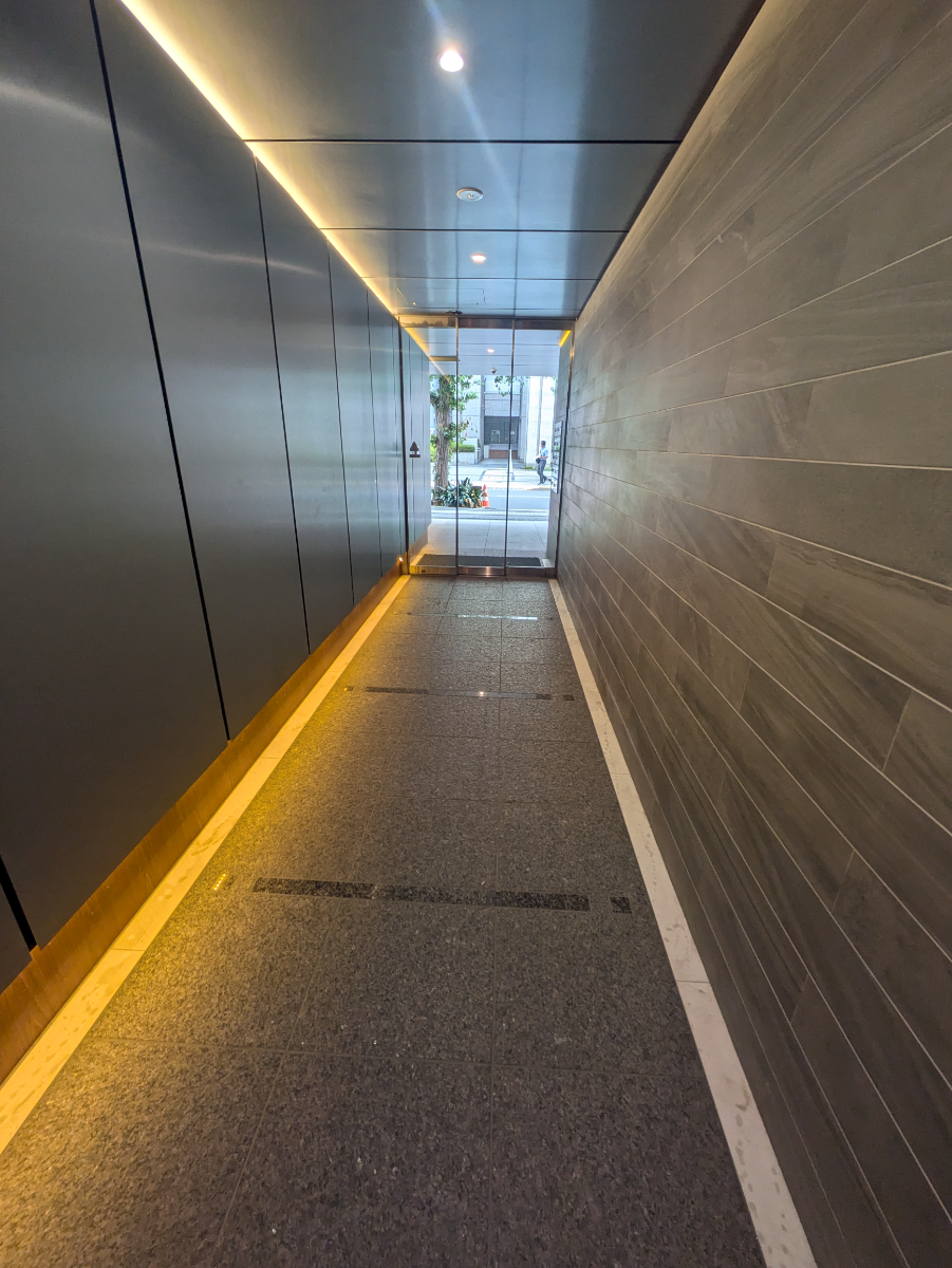 v20251031151009/fresh/building/J00100384300_9