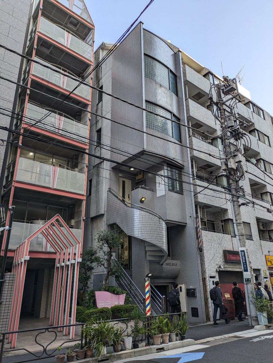 v20251212150907/fresh/building/J00100360572_16