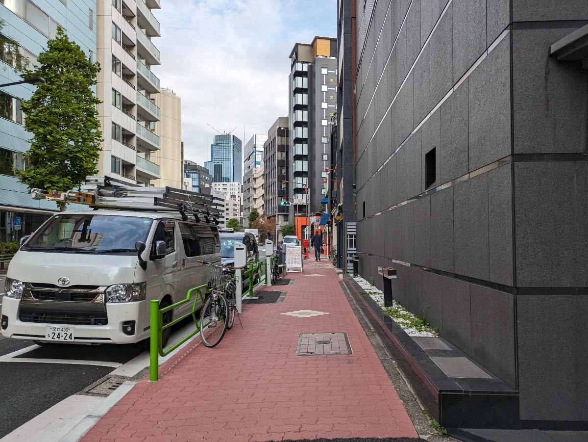 v20251217150803/fresh/building/J00100392942_16