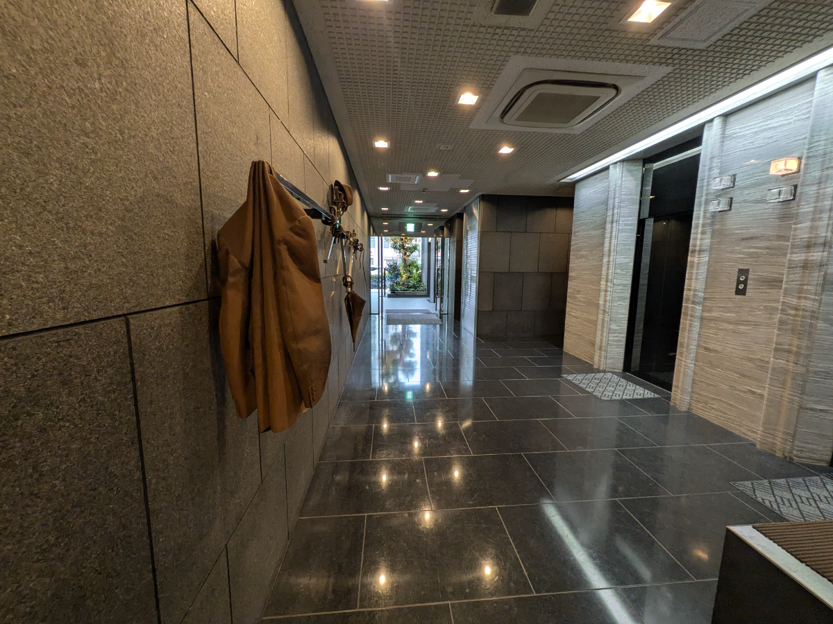 v20251218150754/fresh/building/J00100610811_11