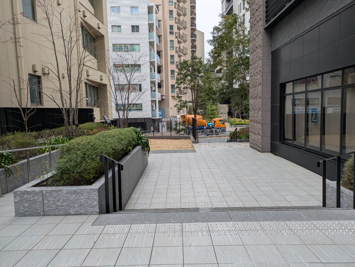 v20260406072300/fresh/building/J00100360432_27