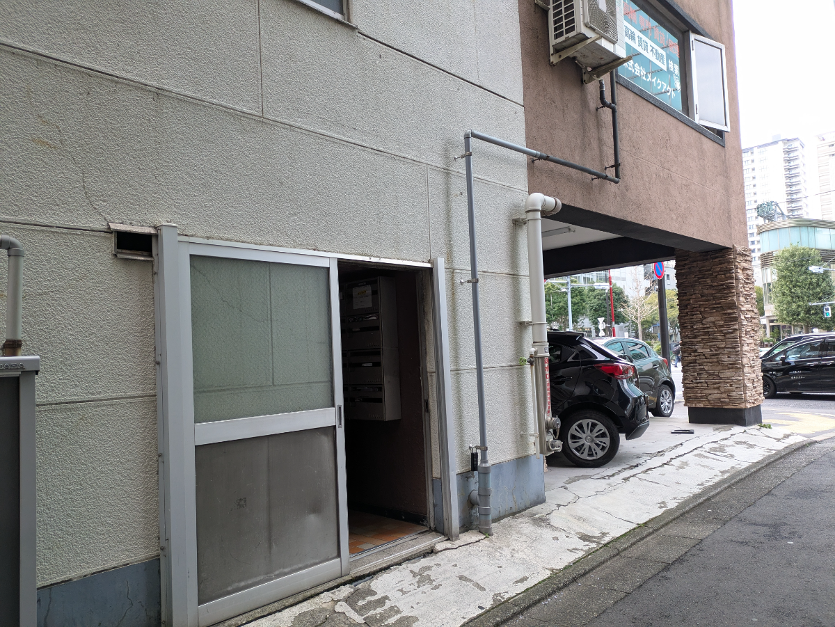 v20260406072300/fresh/building/J00100384708_15