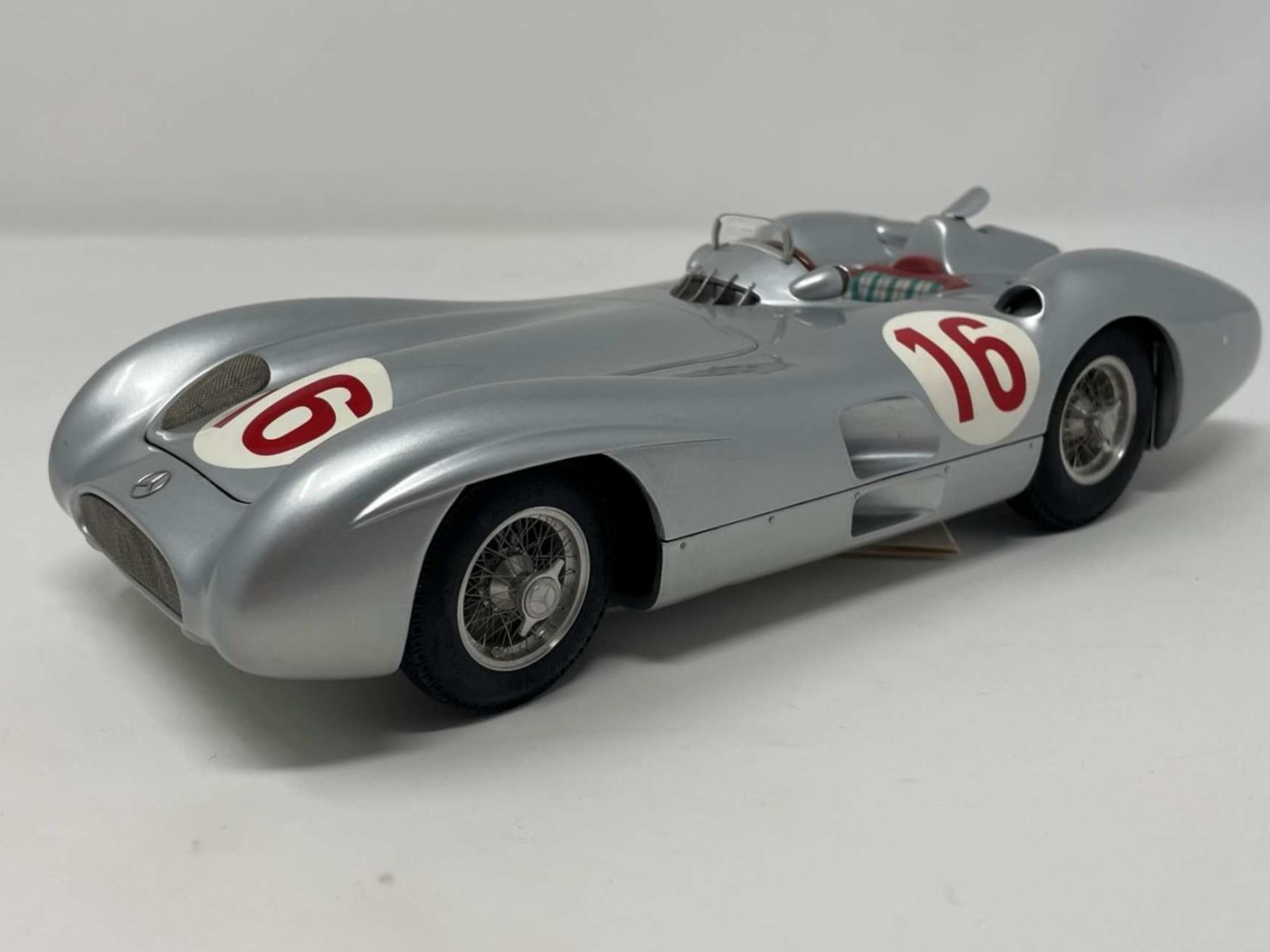 Motorsport Showroom - CMC Mercedes-Benz W196R 1954/55 Streamliner