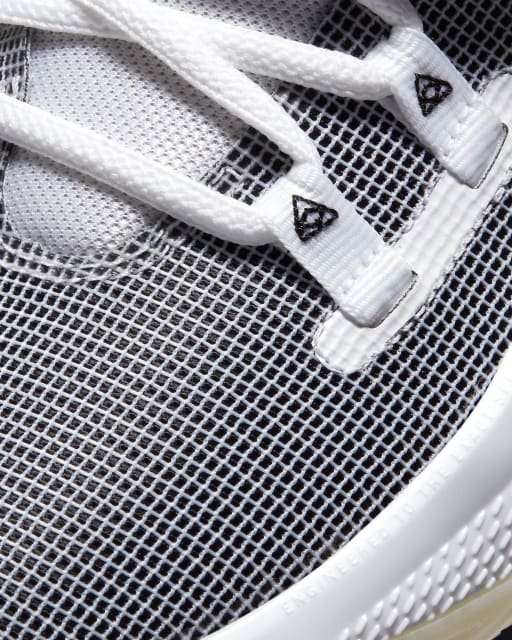Sneakers (White)