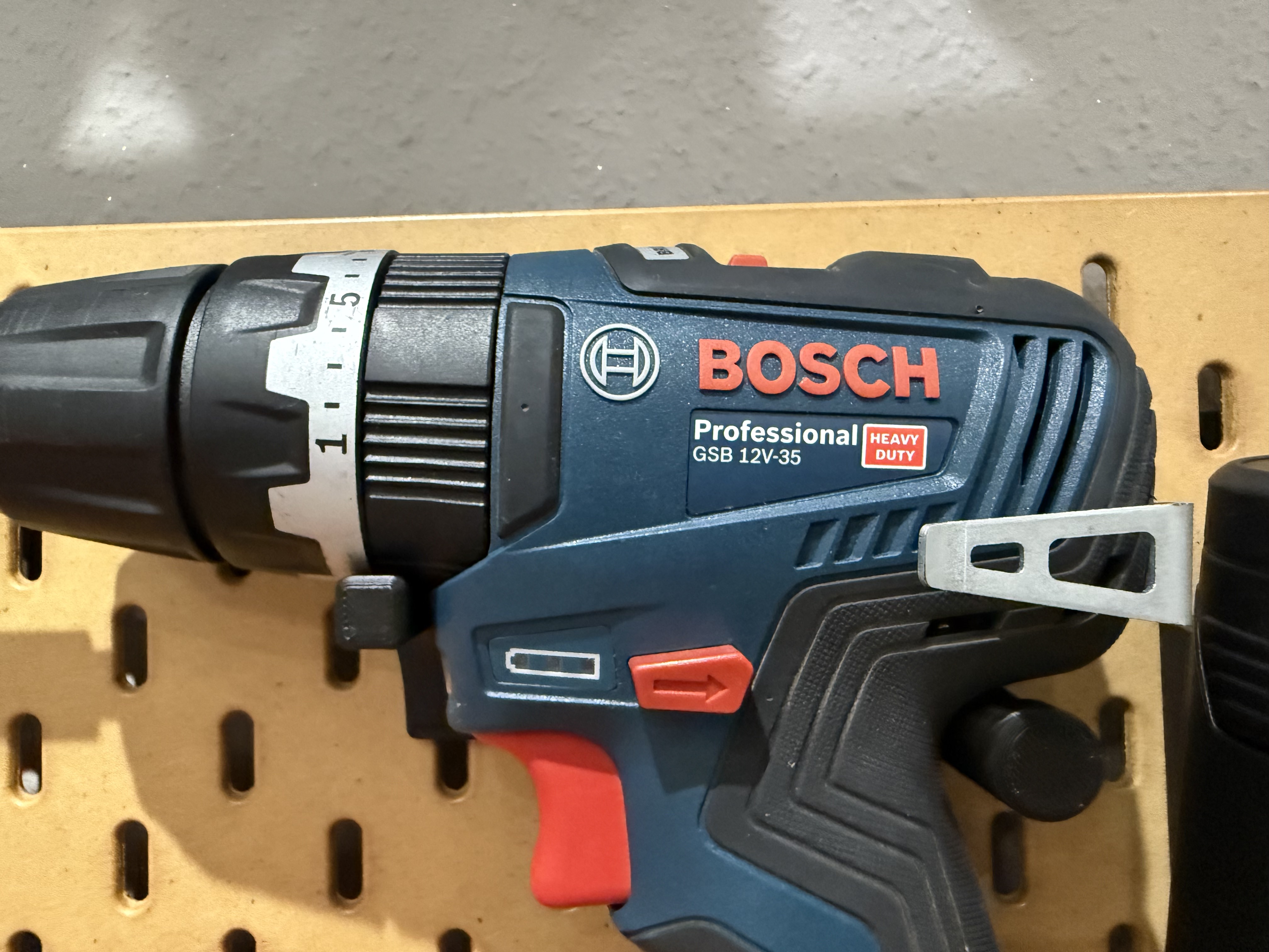 Skadis Halter Bosch GSB 12V-35