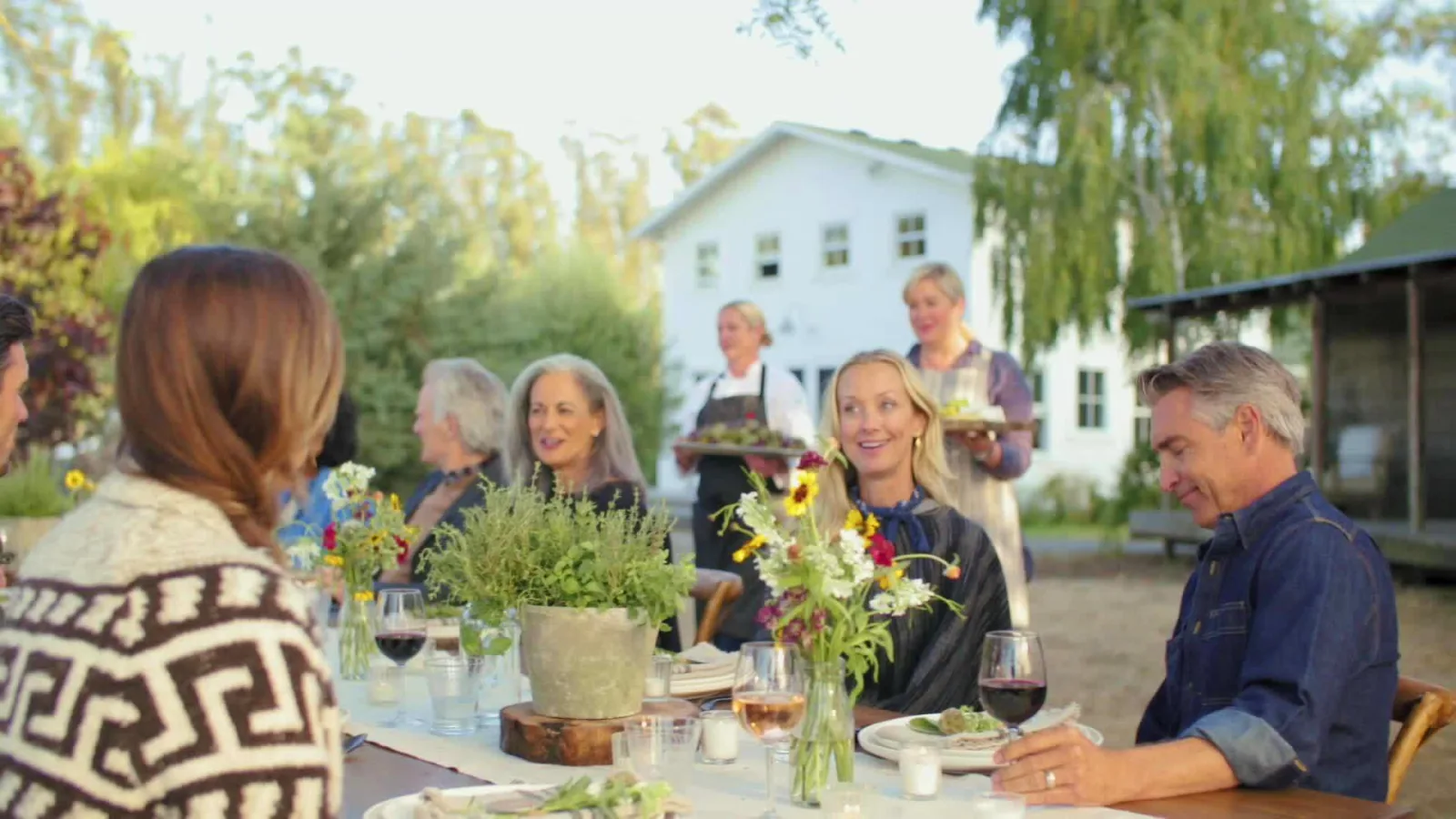 100.000+ glade gæster