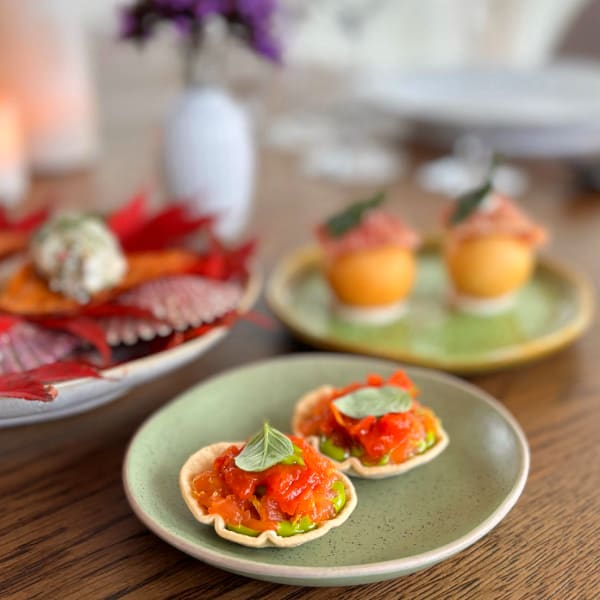 DELUXE á la maison dining