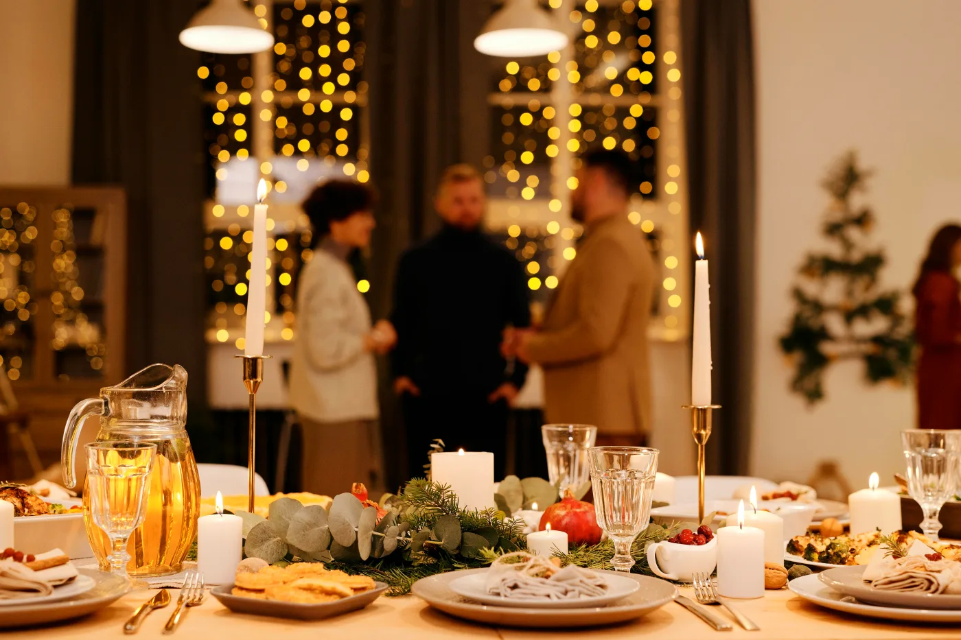 What do Christmas lunch menus typically include?