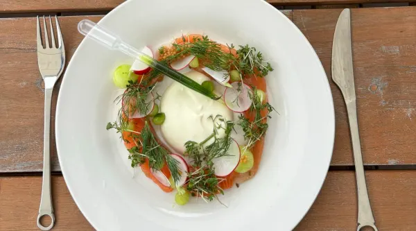 4 courses - like a la carte or Buffet