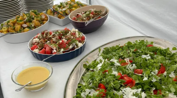 4 courses - like a la carte or Buffet