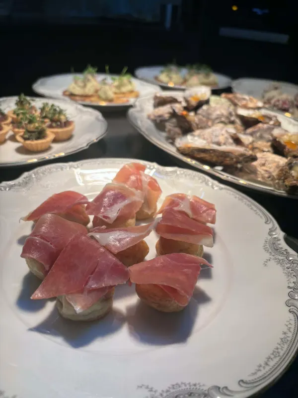 EXPERIENCE à la maison dining