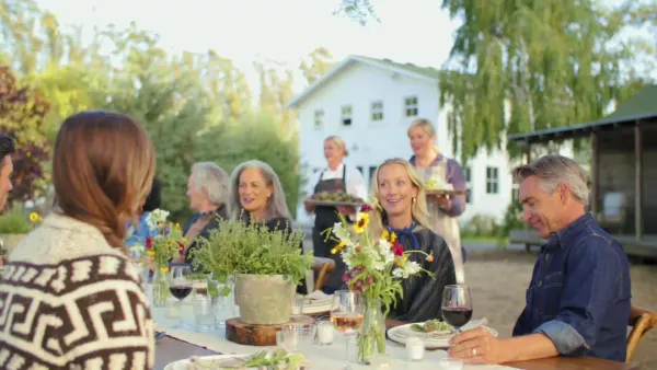 100.000+ glade gæster