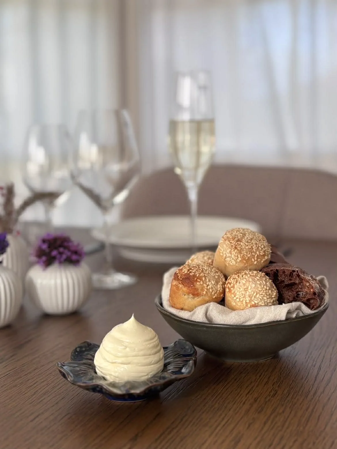 DELUXE à la maison dining