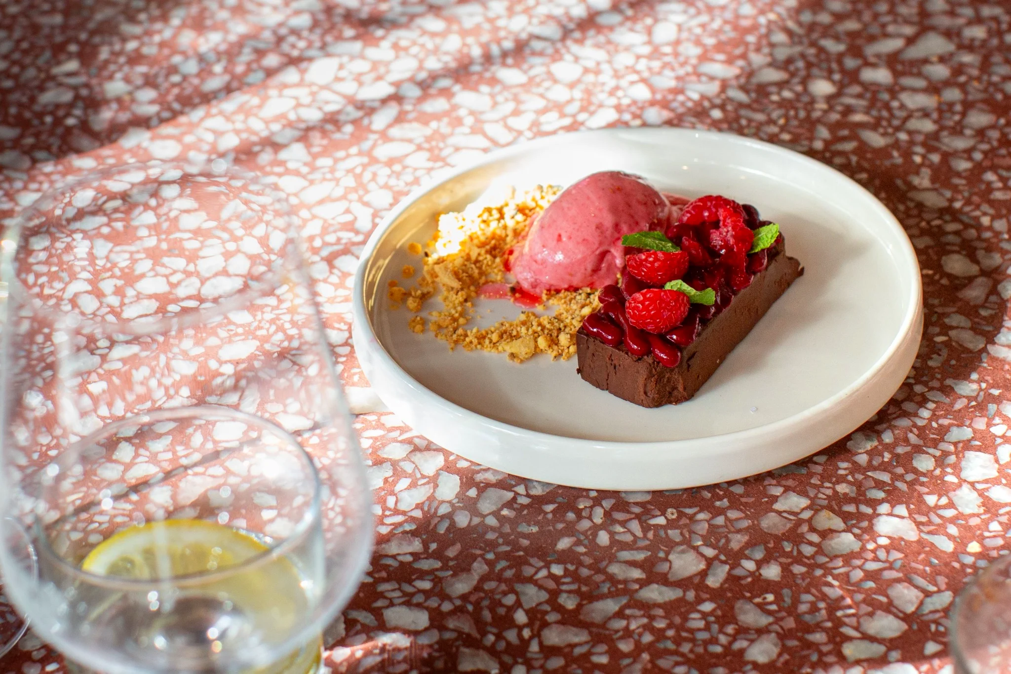 Eksklusiv gourmetmenu – kammusling, oksemørbrad og chokolade