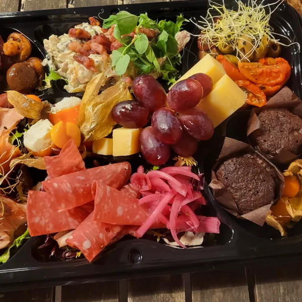 Tapas og antipasti – klar til servering