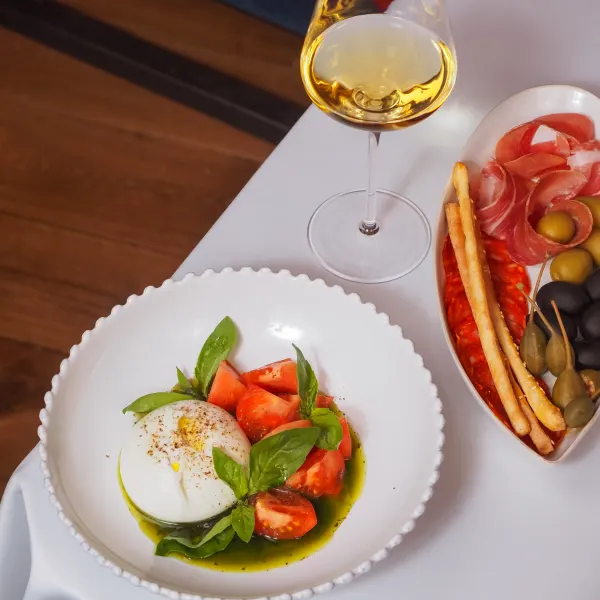 Italiensk catering – antipasti, kylling og tiramisu