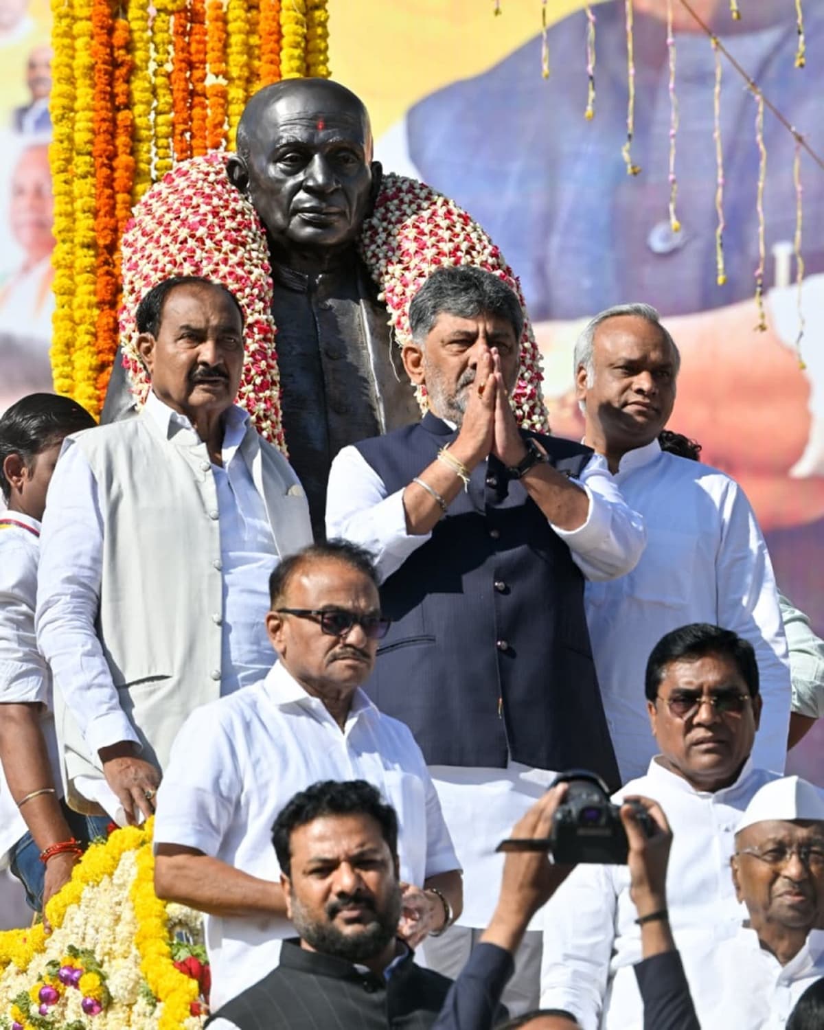ಕೇಂದ್ರ ಸರ್ಕಾರವನ್ನು ಬದಲಿಸಿ: ಸಿಎಂ