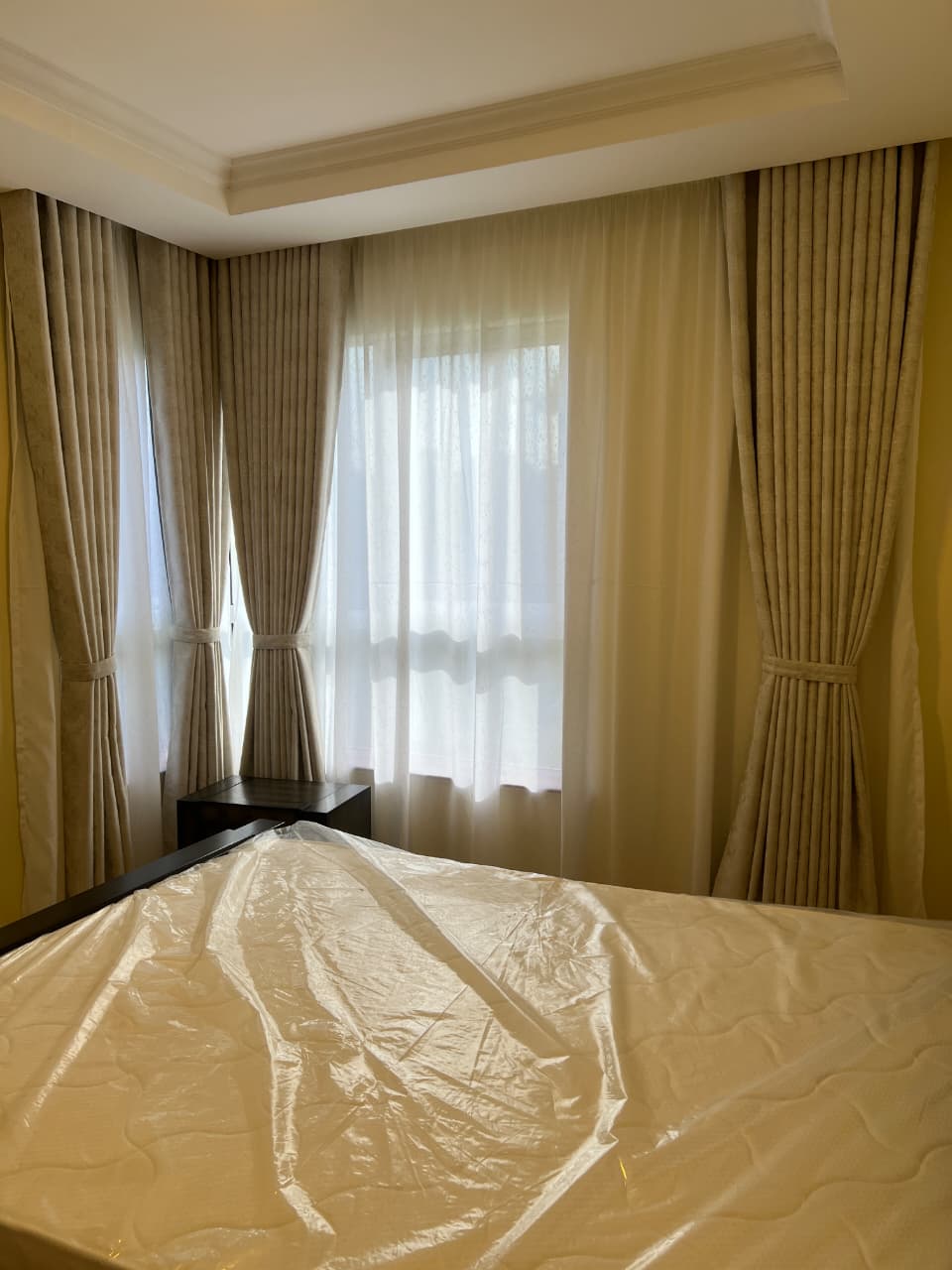 Bedroom blackout, dressed folds