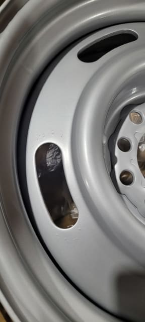 (MINOR BLEMISHES) 15X6 SILVER RALLY STEEL WHEEL 5-114.3/120.65 PCD +6ET
