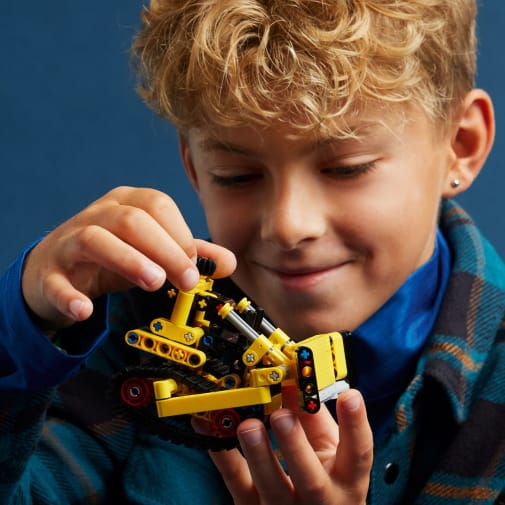 LEGO Technic Heavy-Duty Bulldozer (42163)