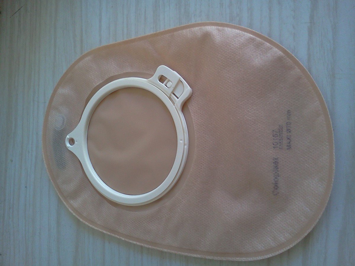 SenSura Click 2-Piece Closed End Opaque Ostomy Pouch, Yellow Match MK 734849