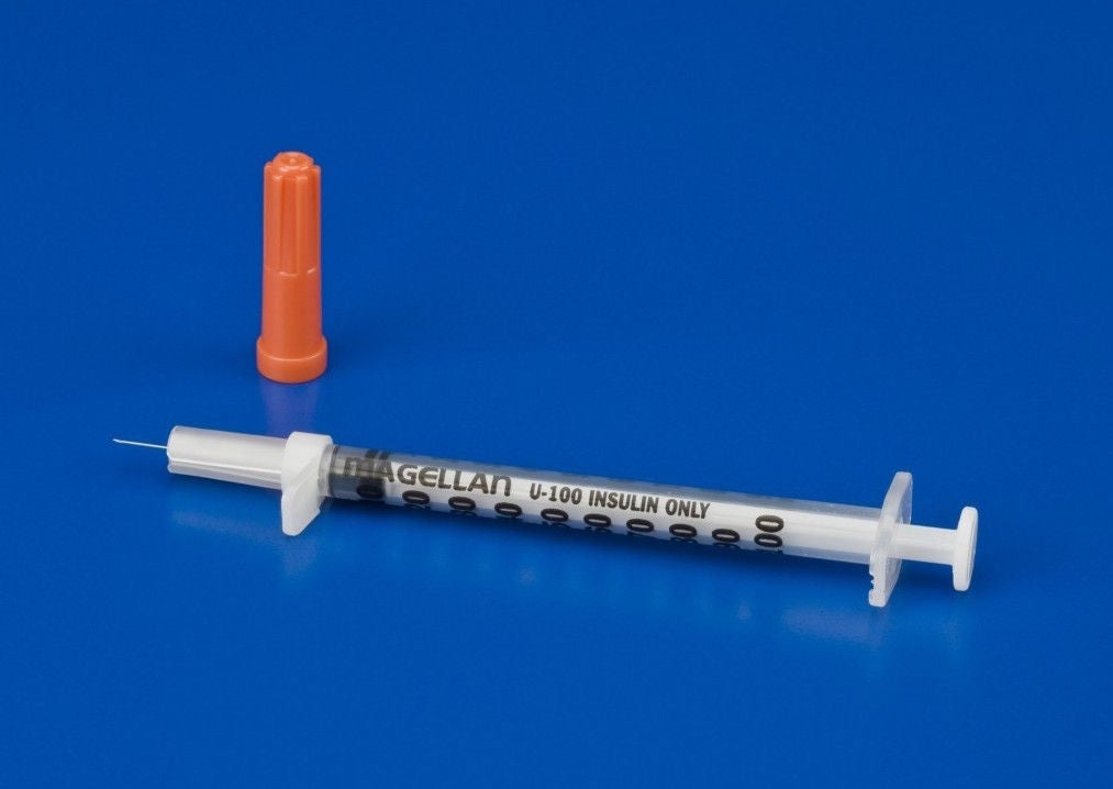 Magellan 1 mL Safety Tuberculin Syringe w/ Needle, 27 Gauge, 1/2 Needle Length MK 939774