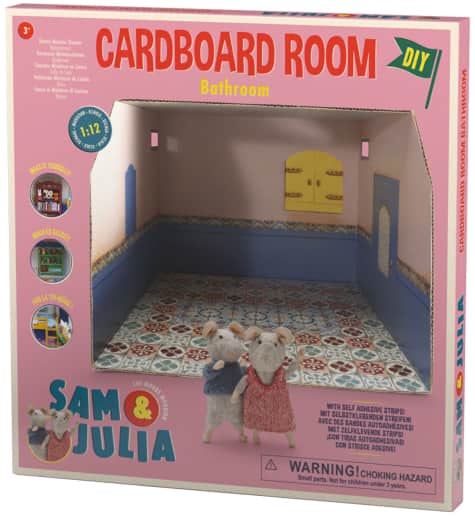 Sam & Julia DIY Cardboard Room - Bathroom