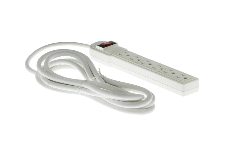 Surge Protector Power Strip With (6) 15A Outlets and 12ft Cord, White
