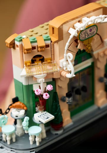 LEGO Icons French Cafe (10362)
