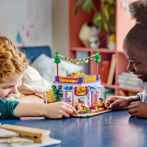 LEGO Friends Heartlake City Community Kitchen (41747)
