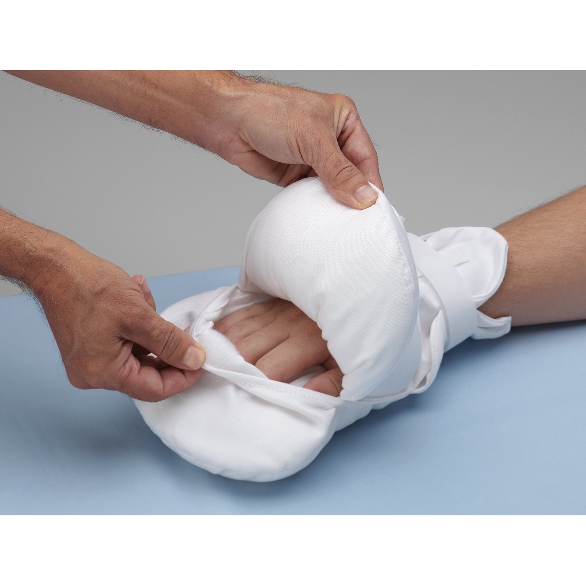Peek-A-Boo Protective Hand Mitts without Straps MK 368580