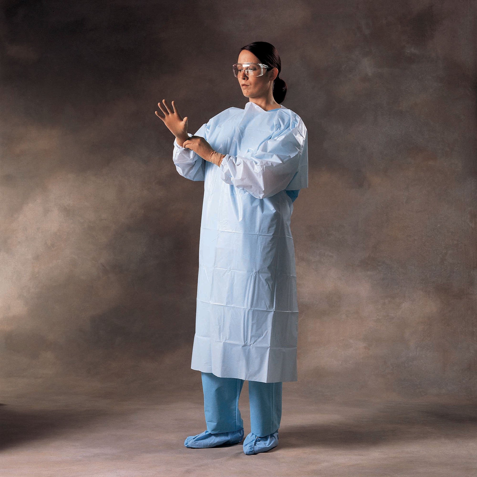 Halyard Over-the-Head Protective Procedure Gown MK 447148