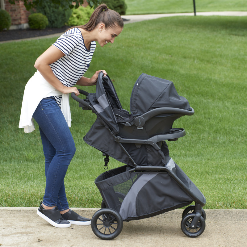 Advanced SensorSafe™ Epic4™ Travel System (Blue Fog) Lifestyle Photo Advanced SensorSafe™ Epic4™ Travel System (Blue Fog) Lifestyle Photo