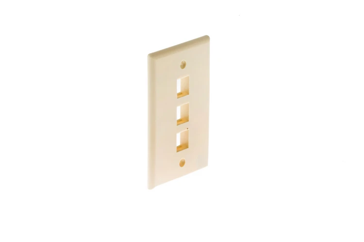 Keystone Wall Plate, 3 Port, Beige / Ivory