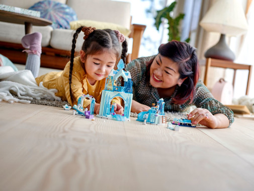 LEGO Disney Anna and Elsa's Frozen Wonderland (43194) LEGO Disney Anna and Elsa's Frozen Wonderland (43194)
