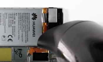 huawei-p8-akku-reparaturanleitung-schritt-7-erhitzung-des-lautsprechers