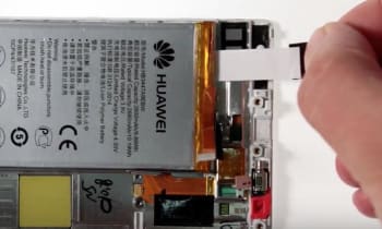 huawei-p8-display-reparaturanleitung-schritt-11-herausziehen-der-klebestreifen