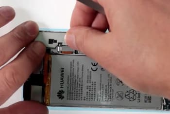 huawei-p8-display-reparaturanleitung-schritt-22-abedckung-der-displayflexverbindung