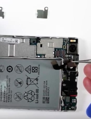 huawei-p8-display-reparaturanleitung-schritt-5-entfernung-der-frontkamera