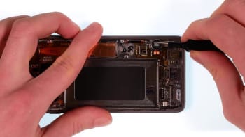 samsung-galaxy-a10-display-reparaturanleitung-schritt-7-akku-entfernen