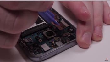 samsung-galaxy-s7-frontkamera-reparaturanleitung-schritt-5-frontkamera-richtig-entfernen